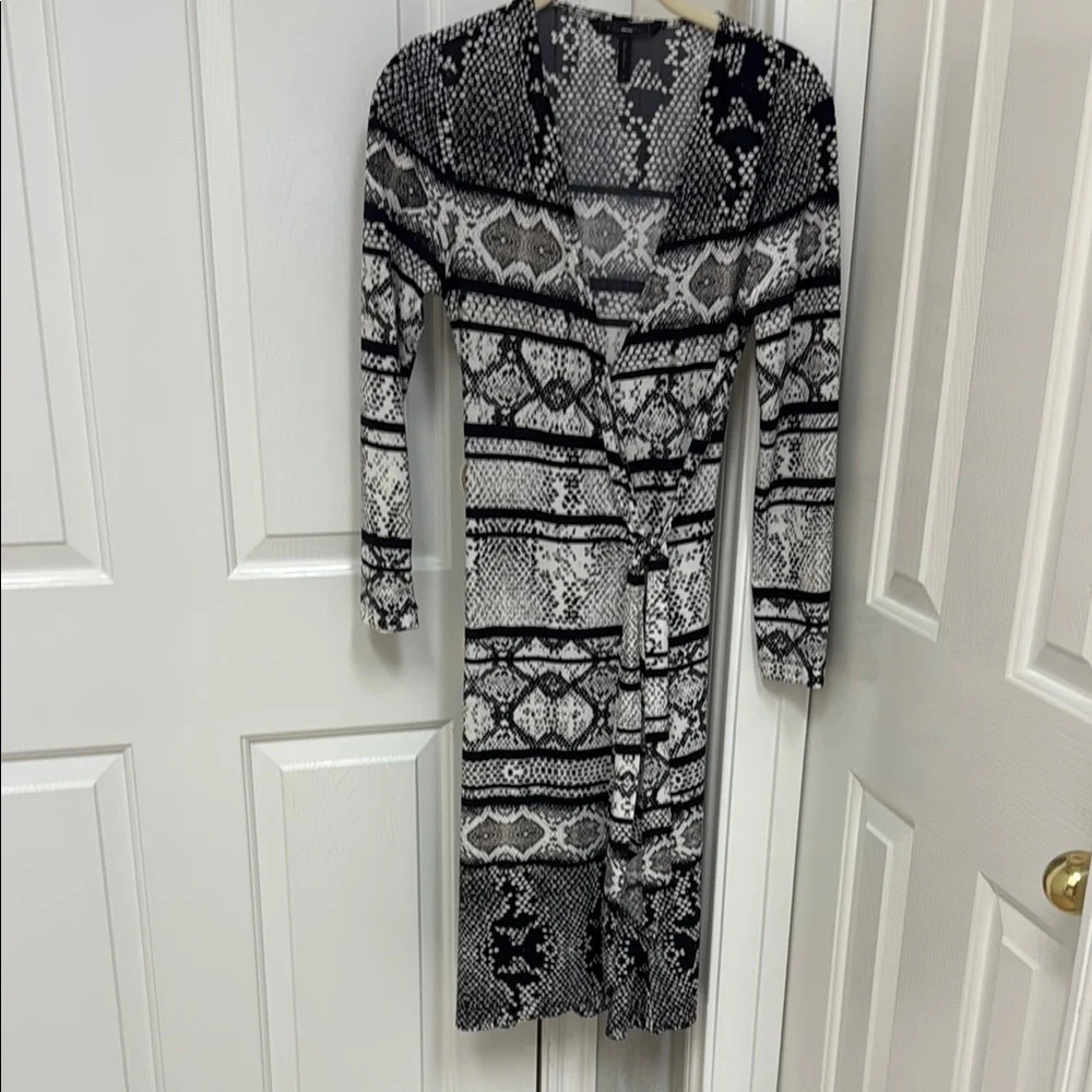 BCBG Black and White Patterned Wrap Dress - Picture 3 of 11